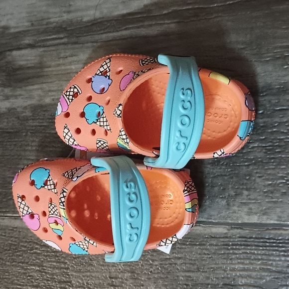 SOLD 💕 HP 🎉Toddler Classic Pool Party CROCS - Picture 6 of 15